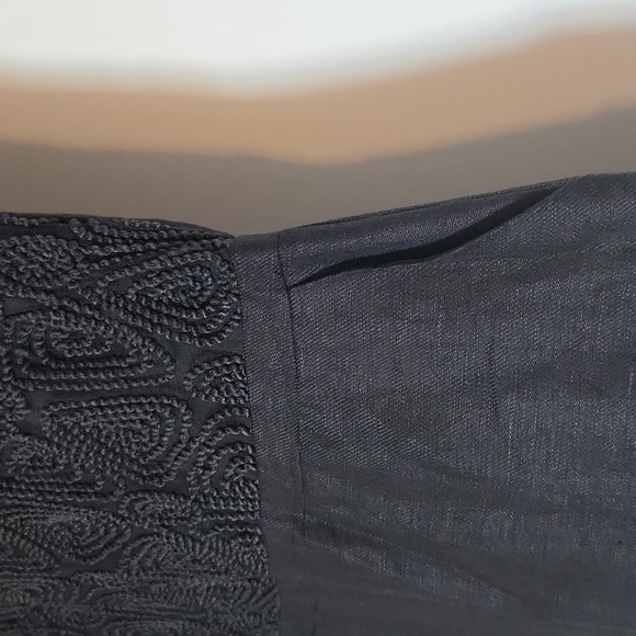 Black Mini Dress with pockets . Detailed patterned top half. US size 6 - Picture 3 of 3